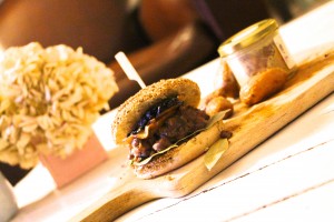 burger-fermier-au-foie-gras-chicon-choc-recette-lille