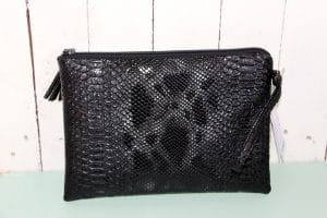 pochette imprimé peau de croco les pochettes de juliette idée cadeau témoin fille